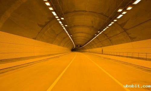 高速公路隧道.jpg